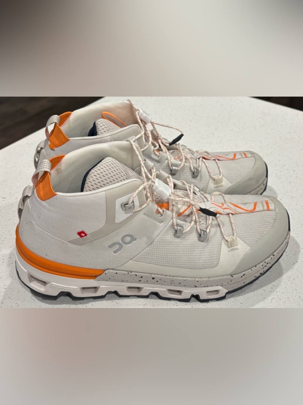 Women’s 8.5 On Cloud Cloudtrax Hiking Boots